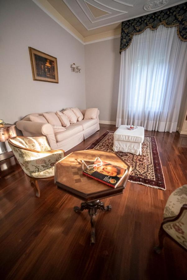 B&B Matteotti Luxury Home Vignola  Bagian luar foto
